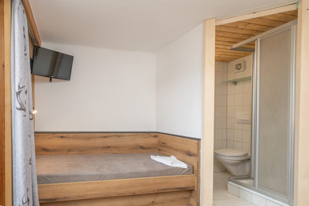 hofers-herzstueck-dreibettzimmer-06-03